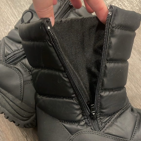 Magellann Snow Boots - Picture 5 of 9